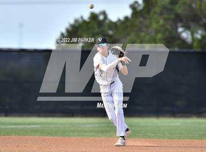 Thumbnail 2 in Hutto @ Vandegrift photogallery.