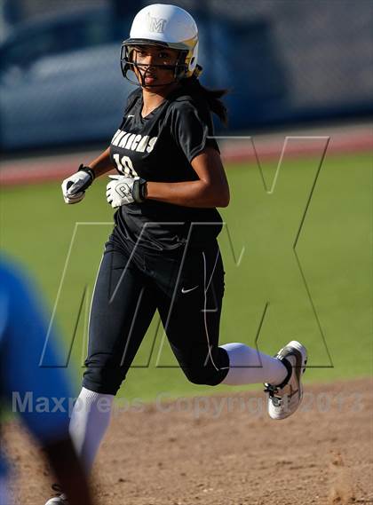 Thumbnail 1 in Valley Christian vs. Archbishop Mitty photogallery.