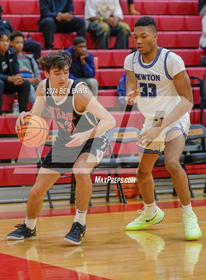 Thumbnail 1 in Newton vs. Holy Innocents Episcopal (Hard in the Paint) photogallery.