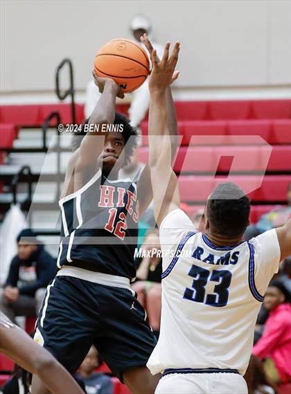 Thumbnail 3 in Newton vs. Holy Innocents Episcopal (Hard in the Paint) photogallery.