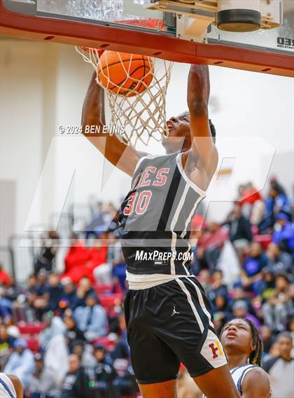 Thumbnail 1 in Newton vs. Holy Innocents Episcopal (Hard in the Paint) photogallery.