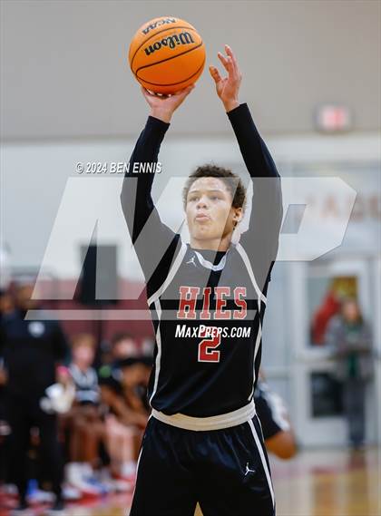 Thumbnail 2 in Newton vs. Holy Innocents Episcopal (Hard in the Paint) photogallery.