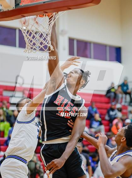 Thumbnail 2 in Newton vs. Holy Innocents Episcopal (Hard in the Paint) photogallery.