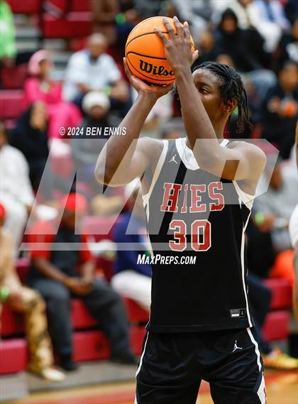 Thumbnail 2 in Newton vs. Holy Innocents Episcopal (Hard in the Paint) photogallery.