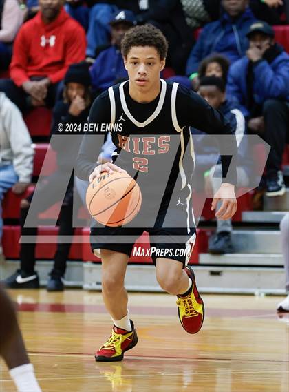 Thumbnail 1 in Newton vs. Holy Innocents Episcopal (Hard in the Paint) photogallery.