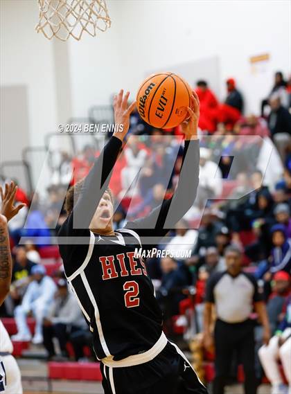 Thumbnail 3 in Newton vs. Holy Innocents Episcopal (Hard in the Paint) photogallery.