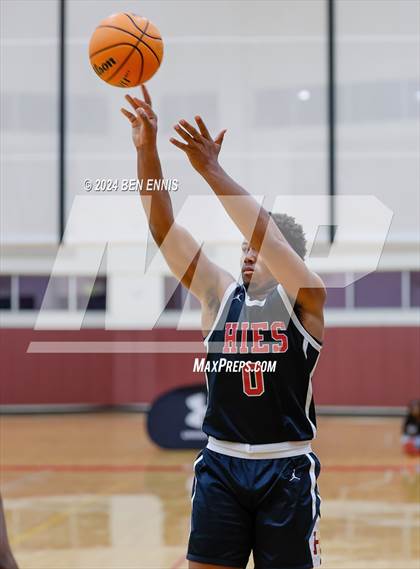 Thumbnail 2 in Newton vs. Holy Innocents Episcopal (Hard in the Paint) photogallery.