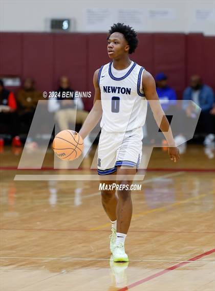 Thumbnail 3 in Newton vs. Holy Innocents Episcopal (Hard in the Paint) photogallery.