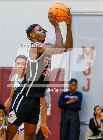 Thumbnail 1 in Newton vs. Holy Innocents Episcopal (Hard in the Paint) photogallery.