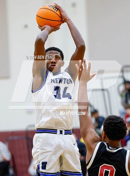 Thumbnail 1 in Newton vs. Holy Innocents Episcopal (Hard in the Paint) photogallery.