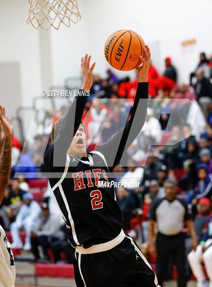 Thumbnail 2 in Newton vs. Holy Innocents Episcopal (Hard in the Paint) photogallery.