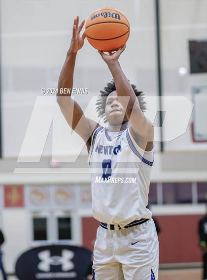 Thumbnail 3 in Newton vs. Holy Innocents Episcopal (Hard in the Paint) photogallery.