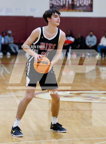 Thumbnail 3 in Newton vs. Holy Innocents Episcopal (Hard in the Paint) photogallery.