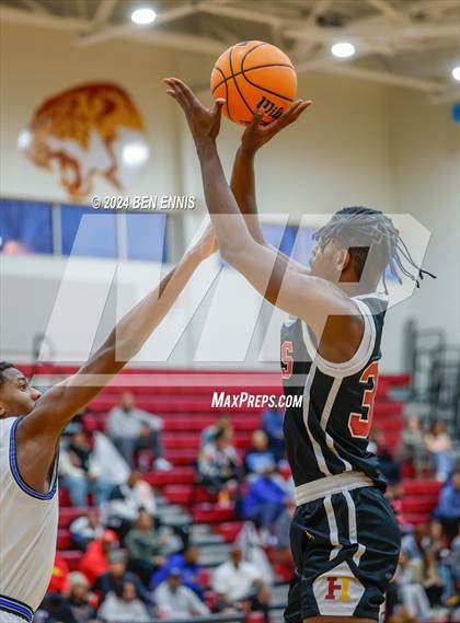 Thumbnail 2 in Newton vs. Holy Innocents Episcopal (Hard in the Paint) photogallery.