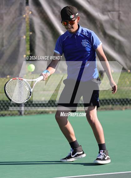 Thumbnail 1 in CHSAA 4A Region 1-Hinkley photogallery.