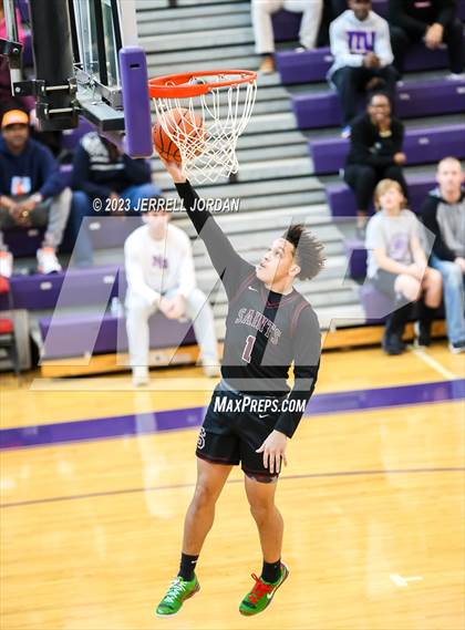 Thumbnail 1 in St. Anne's-Belfield vs Ravenscroft (John Wall Holiday Invitational) photogallery.