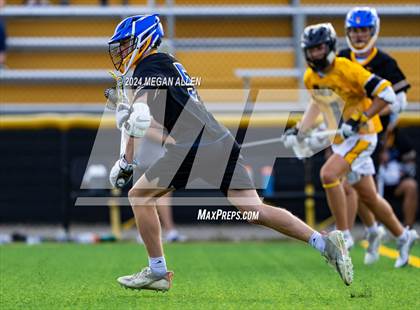 Thumbnail 1 in Lincoln @ Centerville (OHSAA Division I Round 2) photogallery.