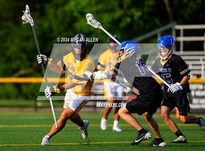 Thumbnail 3 in Lincoln @ Centerville (OHSAA Division I Round 2) photogallery.