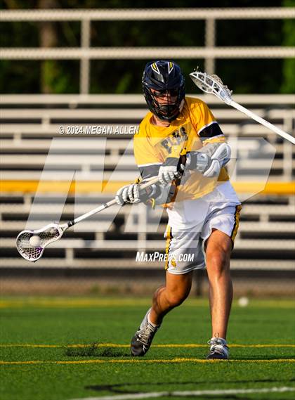 Thumbnail 1 in Lincoln @ Centerville (OHSAA Division I Round 2) photogallery.