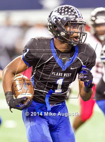 Thumbnail 2 in Plano West vs. Trinity photogallery.