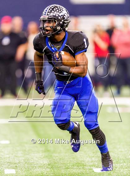 Thumbnail 2 in Plano West vs. Trinity photogallery.
