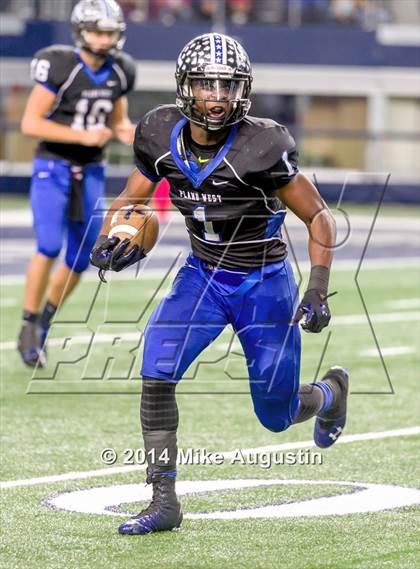 Thumbnail 3 in Plano West vs. Trinity photogallery.
