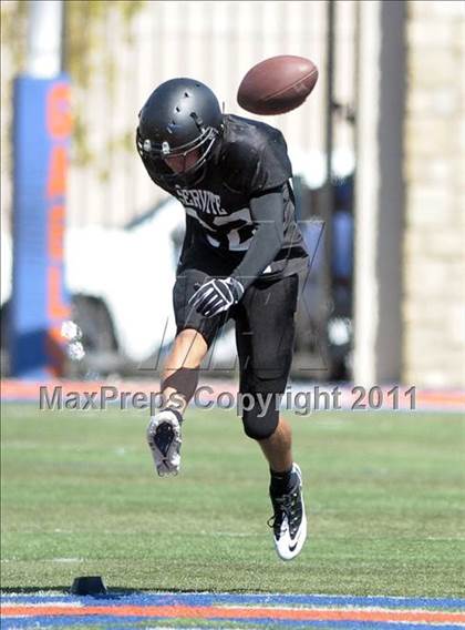 Thumbnail 1 in FR: Servite vs Bishop Gorman photogallery.