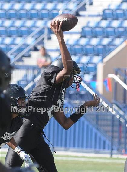 Thumbnail 2 in FR: Servite vs Bishop Gorman photogallery.