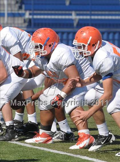 Thumbnail 1 in FR: Servite vs Bishop Gorman photogallery.