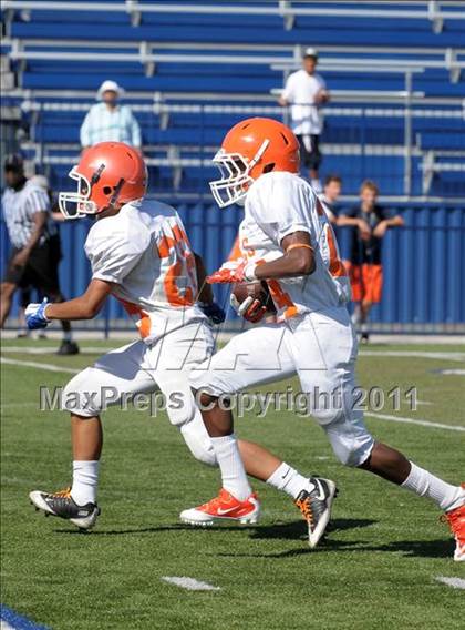 Thumbnail 3 in FR: Servite vs Bishop Gorman photogallery.