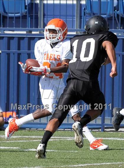 Thumbnail 1 in FR: Servite vs Bishop Gorman photogallery.