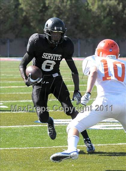 Thumbnail 3 in FR: Servite vs Bishop Gorman photogallery.
