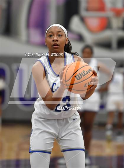 Thumbnail 2 in Conway vs. Rogers (AAA 6A Second Round Playoff) photogallery.