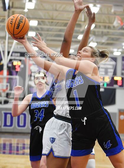 Thumbnail 3 in Conway vs. Rogers (AAA 6A Second Round Playoff) photogallery.