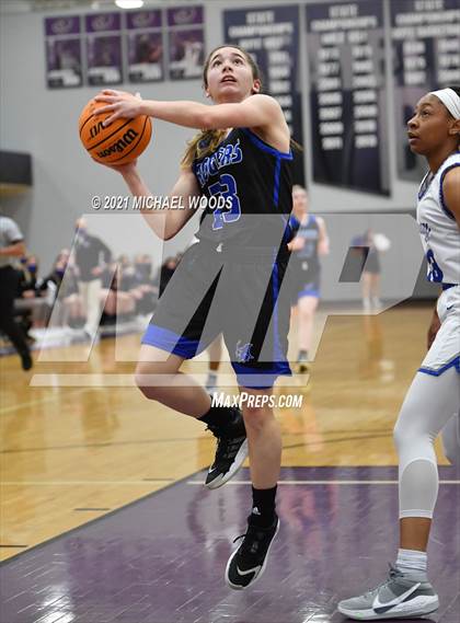 Thumbnail 1 in Conway vs. Rogers (AAA 6A Second Round Playoff) photogallery.