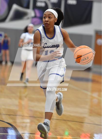 Thumbnail 1 in Conway vs. Rogers (AAA 6A Second Round Playoff) photogallery.