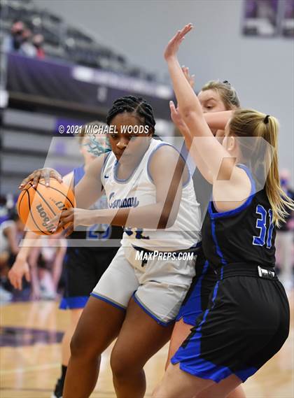 Thumbnail 2 in Conway vs. Rogers (AAA 6A Second Round Playoff) photogallery.