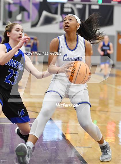 Thumbnail 2 in Conway vs. Rogers (AAA 6A Second Round Playoff) photogallery.