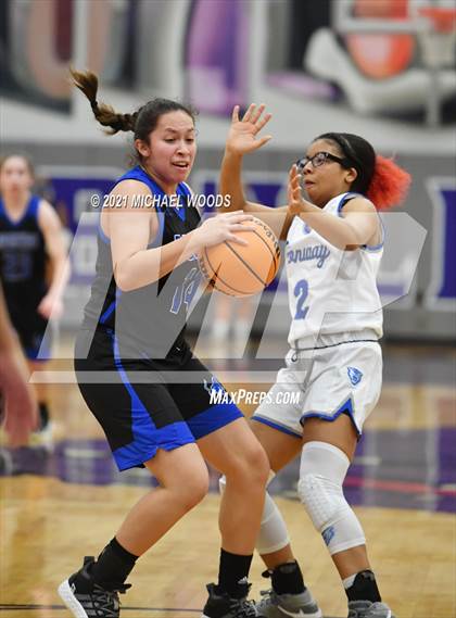 Thumbnail 2 in Conway vs. Rogers (AAA 6A Second Round Playoff) photogallery.