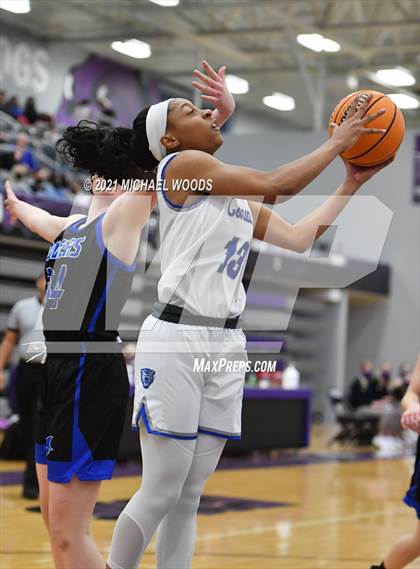 Thumbnail 1 in Conway vs. Rogers (AAA 6A Second Round Playoff) photogallery.