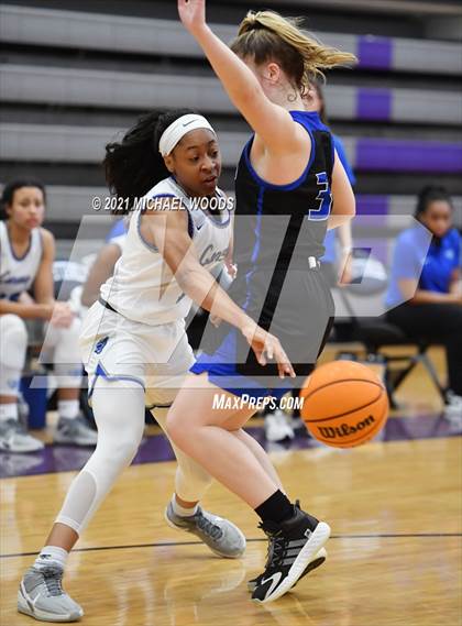 Thumbnail 1 in Conway vs. Rogers (AAA 6A Second Round Playoff) photogallery.