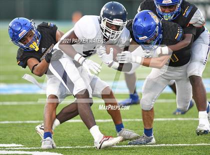 Thumbnail 3 in Lafayette Christian Academy vs. St. Charles Catholic (LHSAA 2A Final) photogallery.