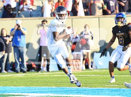 Thumbnail 3 in Lafayette Christian Academy vs. St. Charles Catholic (LHSAA 2A Final) photogallery.