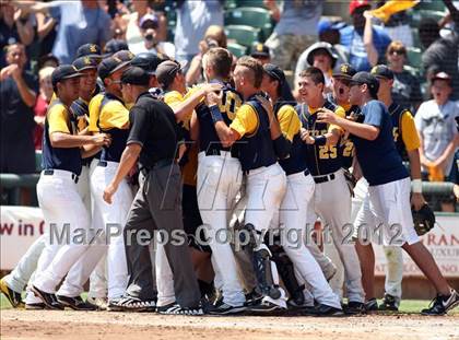 Thumbnail 3 in A&M Consolidated vs. Cypress Ranch (UIL 5A Final) photogallery.