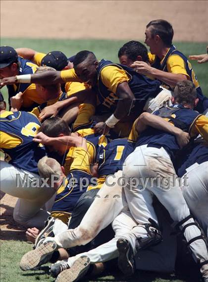 Thumbnail 2 in A&M Consolidated vs. Cypress Ranch (UIL 5A Final) photogallery.
