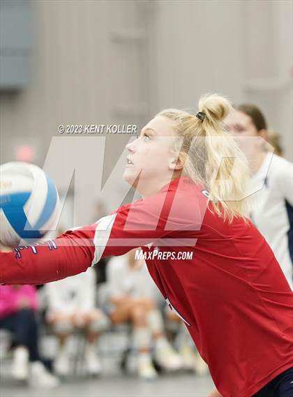 Thumbnail 2 in St. Mary's Prep vs. Gull Lake (Beast of the East) photogallery.
