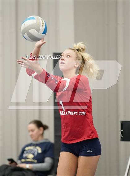 Thumbnail 2 in St. Mary's Prep vs. Gull Lake (Beast of the East) photogallery.