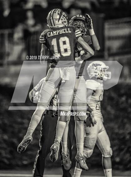 Thumbnail 2 in Fountain Valley vs. Edison photogallery.