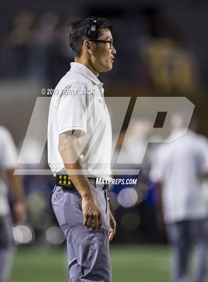 Thumbnail 2 in Fountain Valley vs. Edison photogallery.