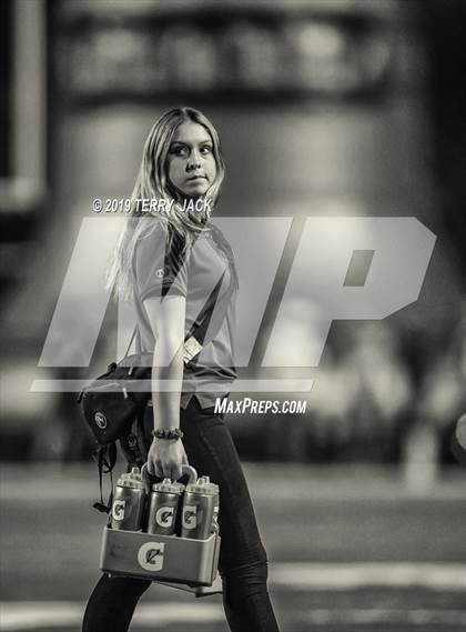 Thumbnail 3 in Fountain Valley vs. Edison photogallery.